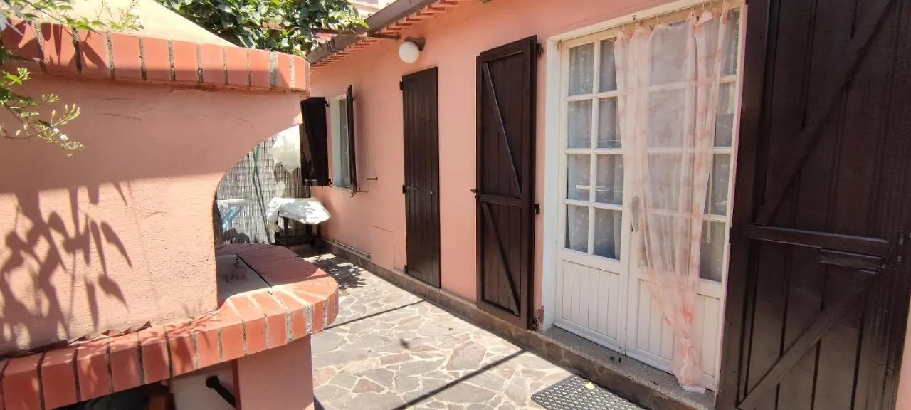Case Vacanza Aiosardegna Pula Lägenhet